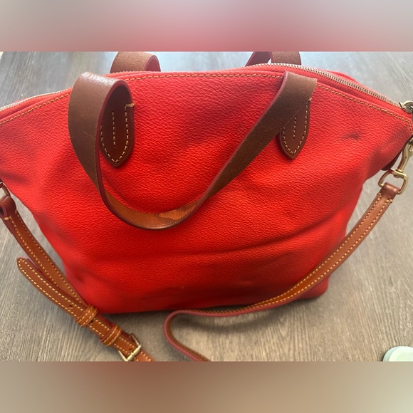 DOONEY & BOURKE USED CORAL COLORED SHOULDER BAG - Picture 6 of 9